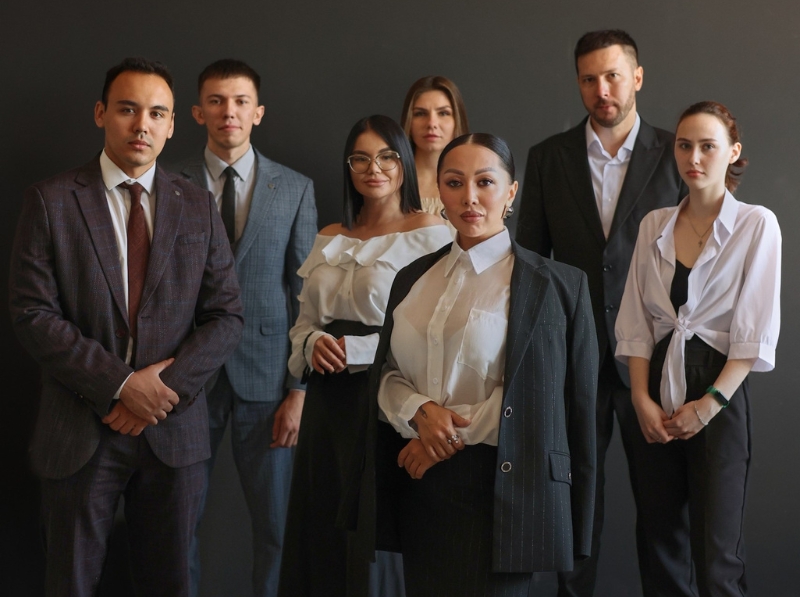 юридическая компания {company}